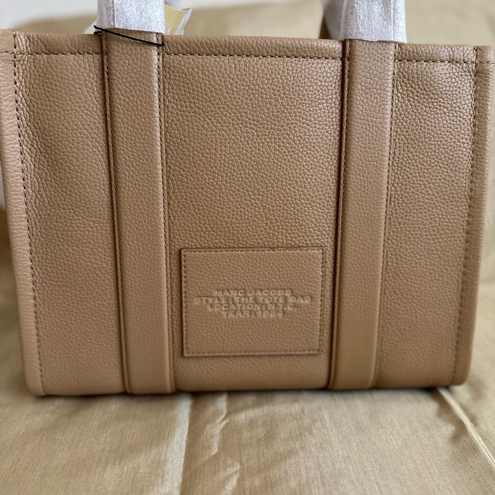 Marc Jacobs The Tote Bag Leather - Picture 3 of 8